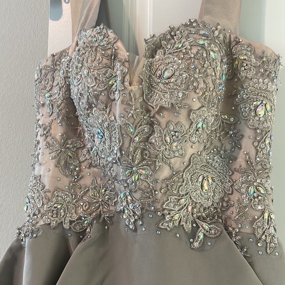 Evening gown - Picture 3 of 8